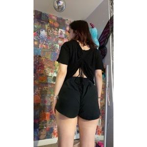 flowy black shirt with cute back scrunch
